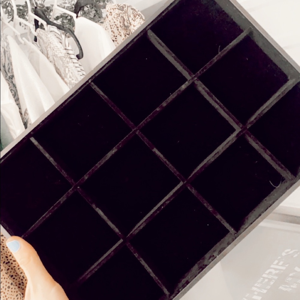 black felt squared jewelry tray